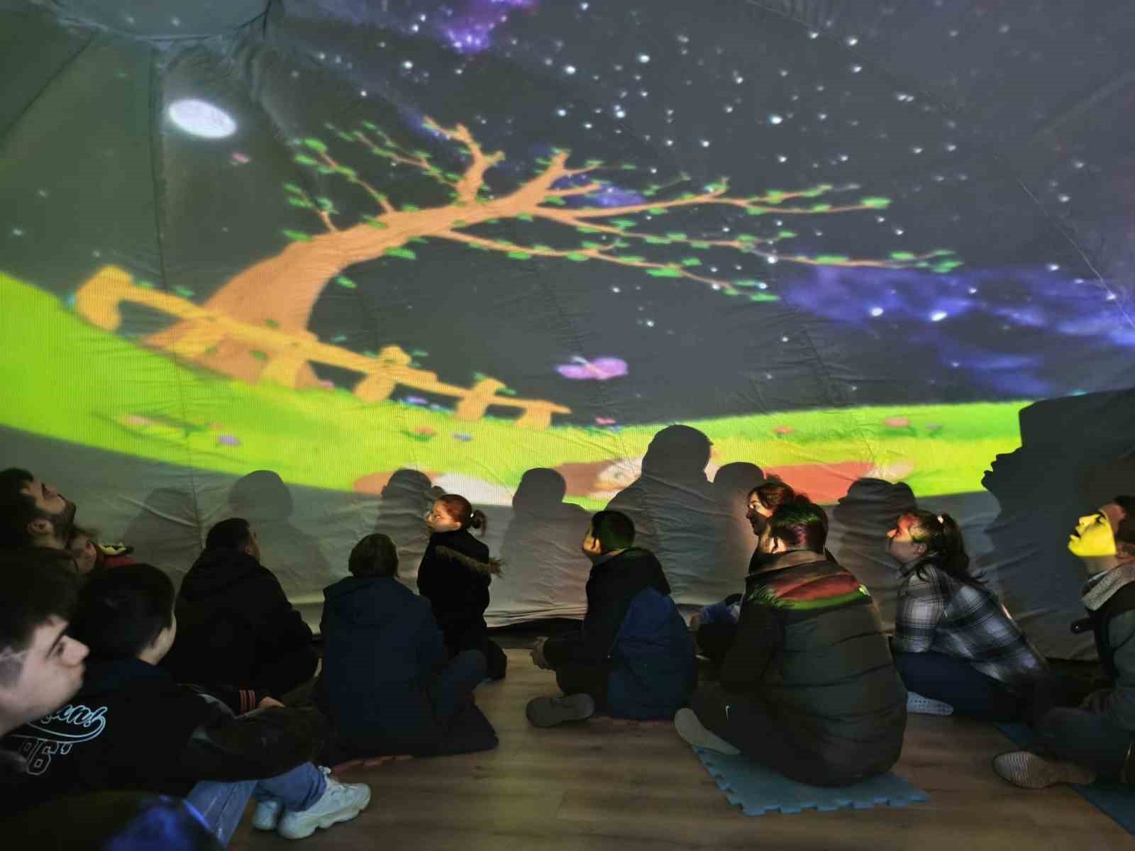 Mardin B&uuml;y&uuml;kşehir Belediyesinden &ouml;zel gereksinimli bireylere uzay yolculuğu
