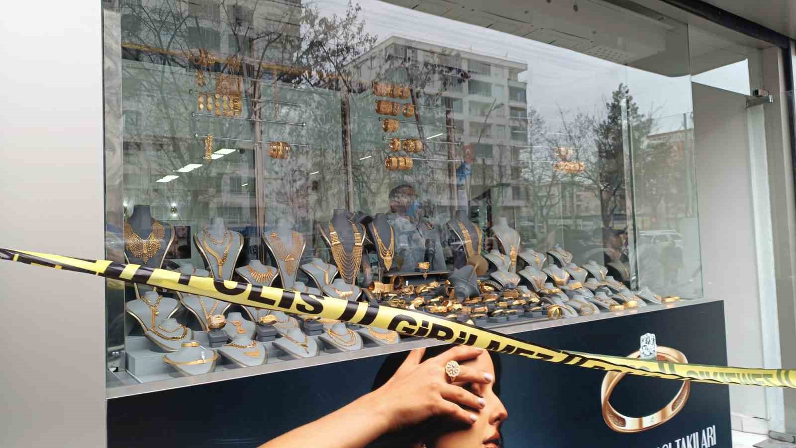 Batman’da kuru sıkı tabancayla kuyumcu soygunu: 1 kilo altın çalındı