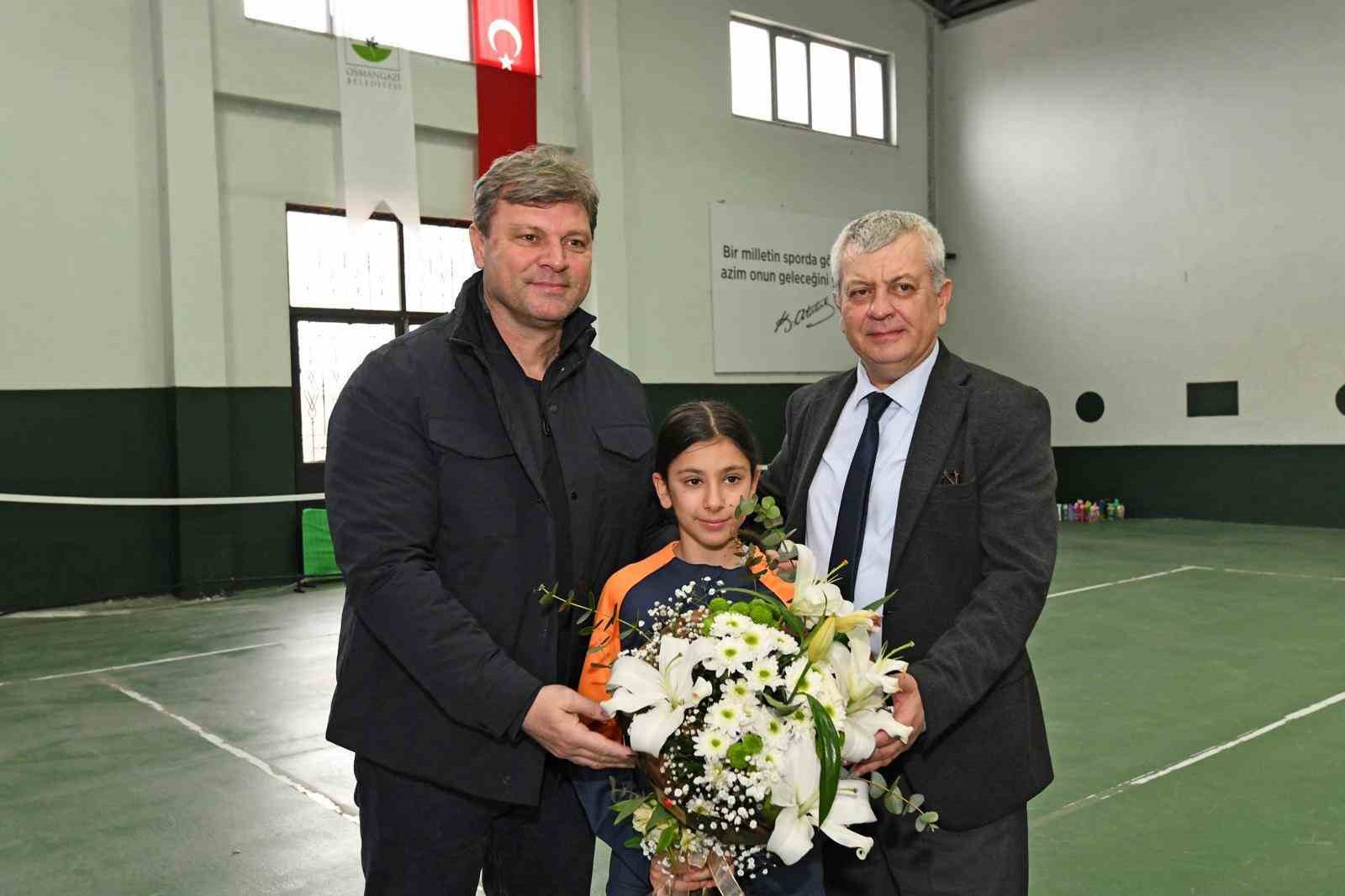 Ertuğrul Sağlam&rsquo;dan gen&ccedil; sporculara ilham veren ziyaret
