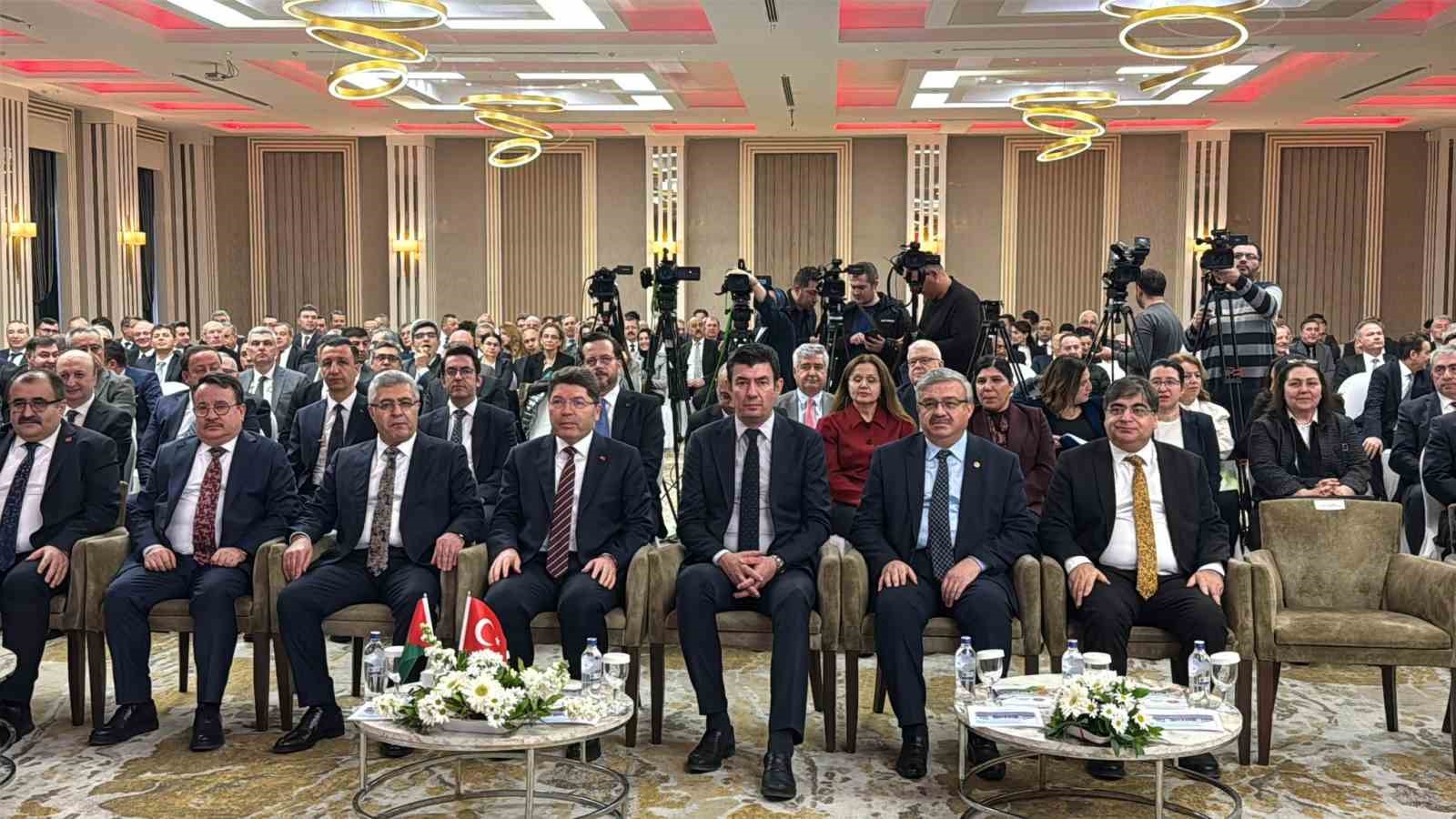 Bakan Tun&ccedil;: "2025&rsquo;de 11 milyon 779 bin 741 derdest dosya bulunurken, 14 milyon 41 bin 279 dosyada karar verildi"
