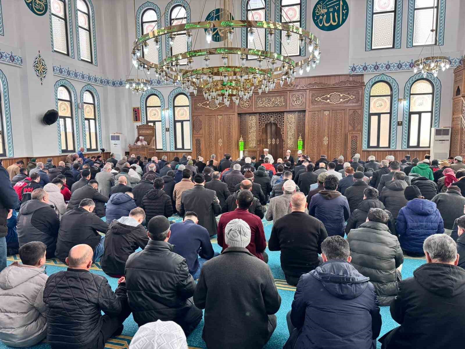 Siirt&rsquo;te depremde hayatını kaybedenler i&ccedil;in mevlit okutuldu
