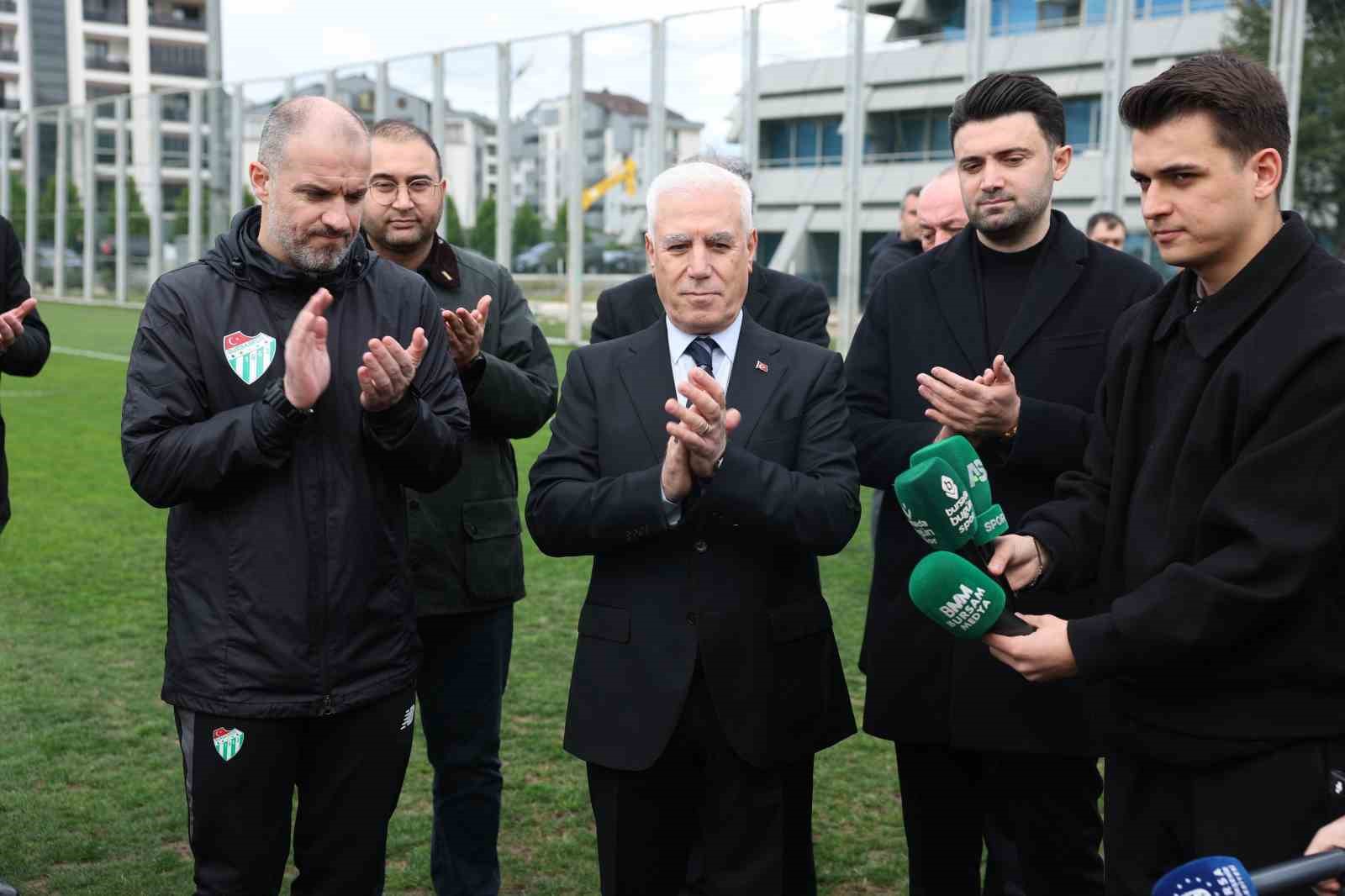 Bursa B&uuml;y&uuml;kşehir Belediyesi&rsquo;nden Bursaspor&rsquo;a g&uuml;&ccedil;l&uuml; destek
