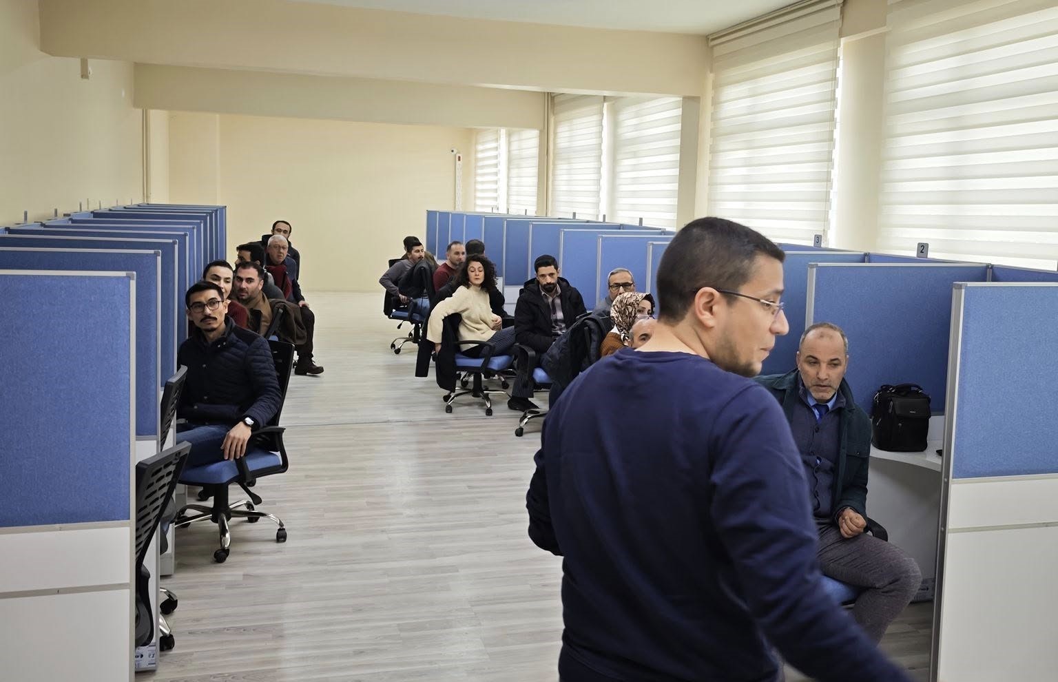 Sarıgöl’de öğretmenlere e-Sınav eğitimi