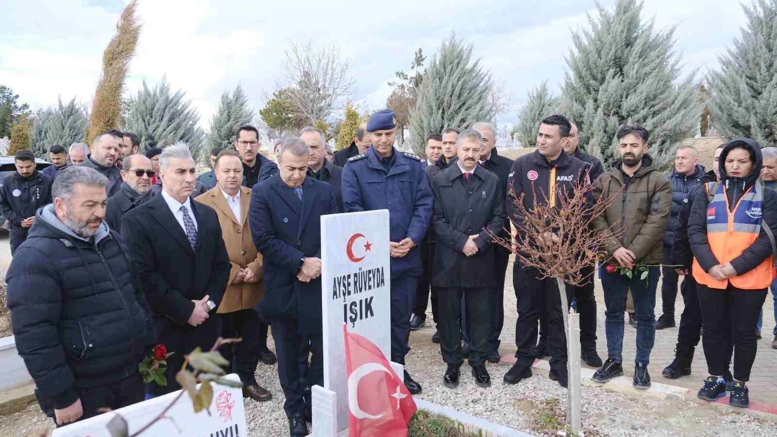 Karaman&rsquo;da depremde hayatını kaybedenler i&ccedil;in anma programı d&uuml;zenlendi
