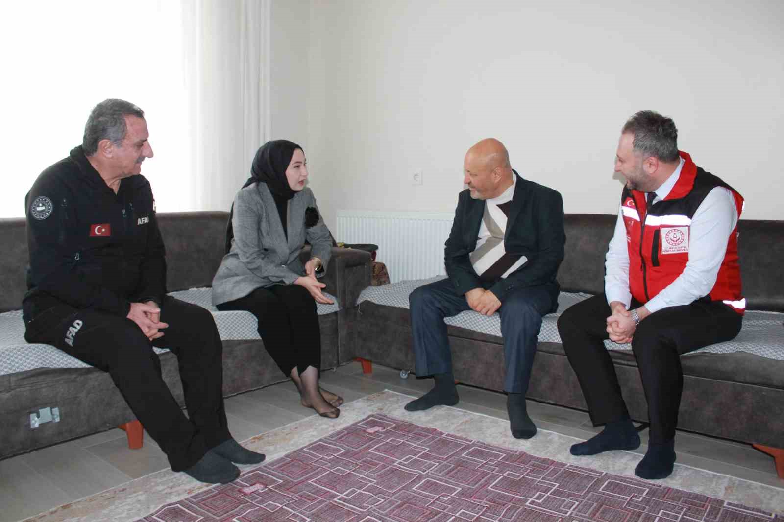 Siirt&rsquo;te depremzede ailelere ziyaret
