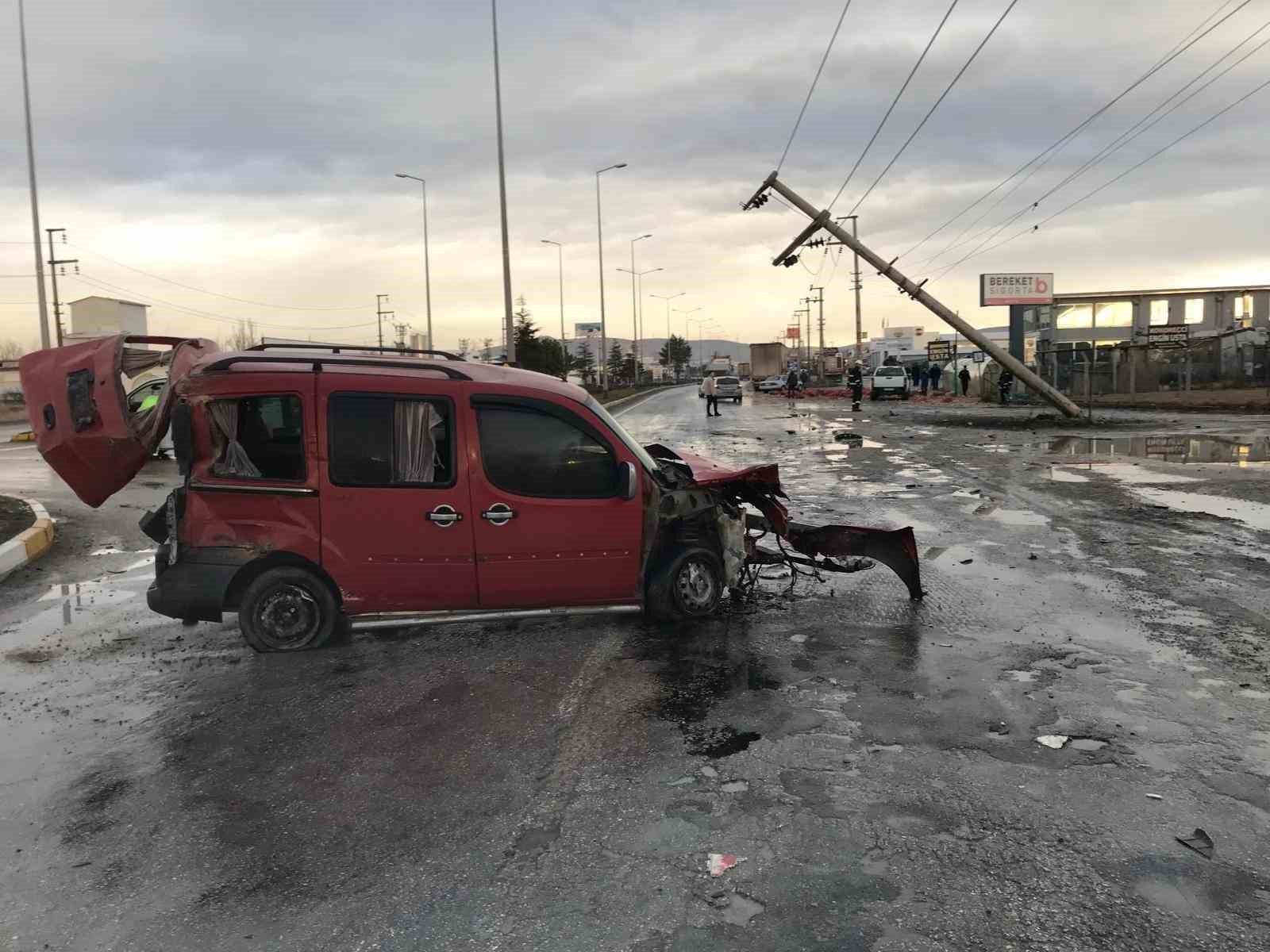 Konya’da tır ile kamyonet çarpıştı: 1 yaralı