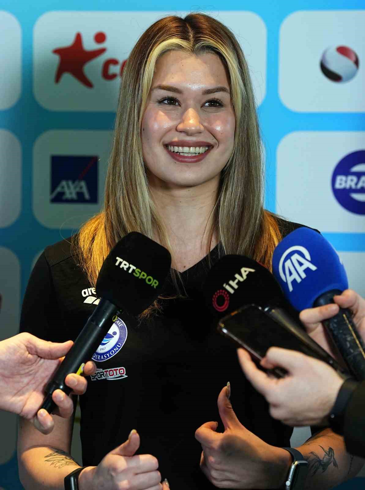 Defne Kurt: "5 altın madalya aldığım i&ccedil;in inanılmaz mutluyum"
