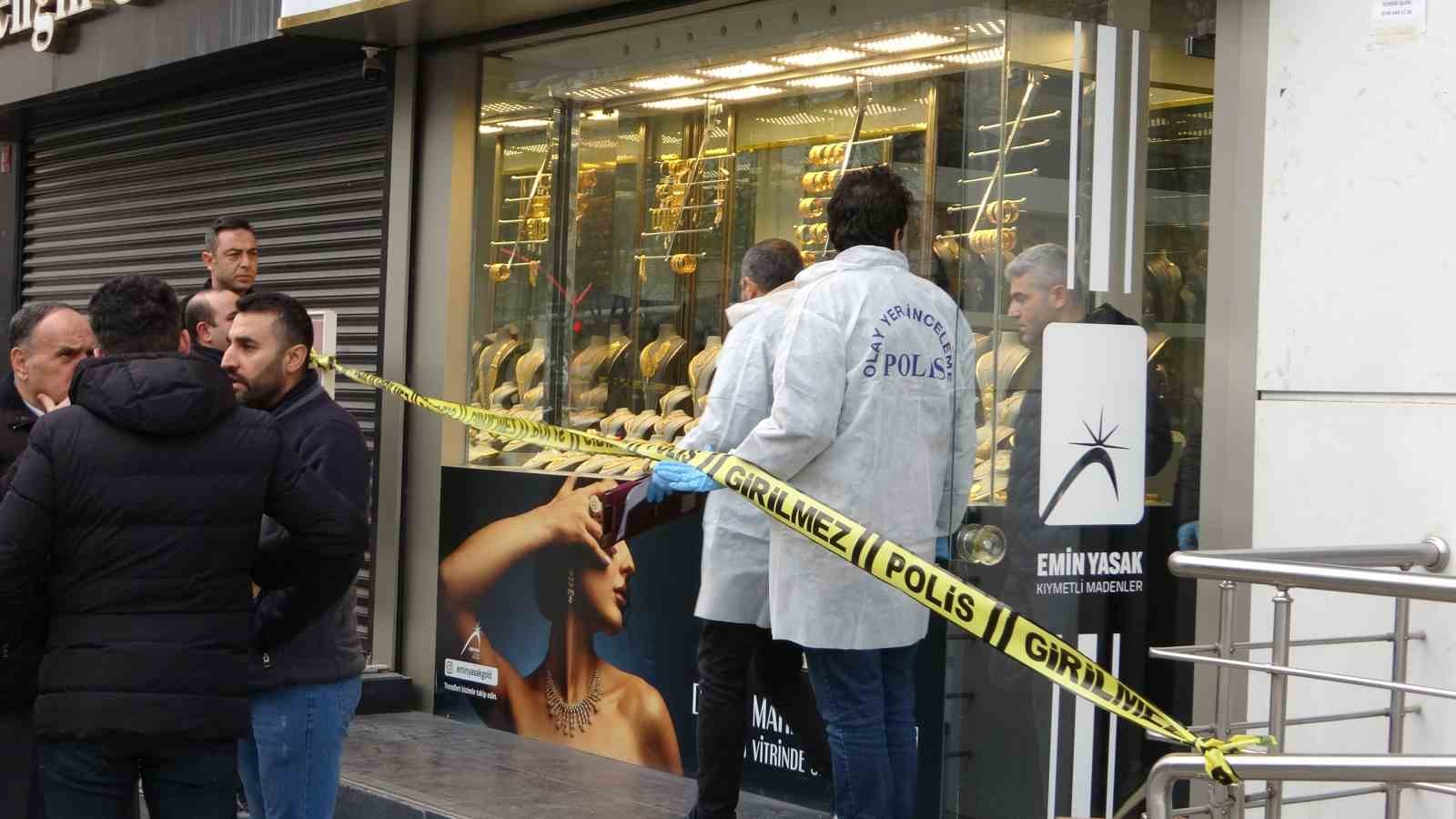 Batman&rsquo;da kuyumcu soygunu ardından esnaf kepenk kapattı
