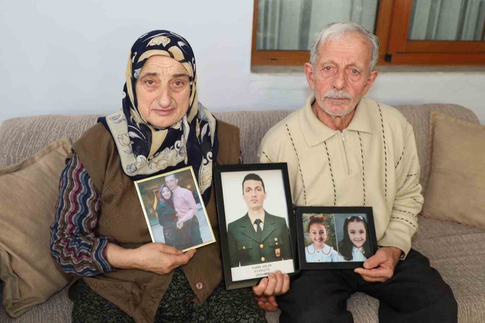 Depremde yok olan aile, yürekleri burktu