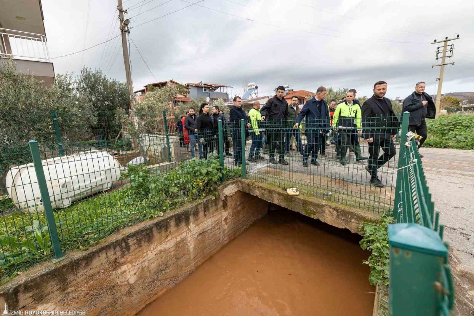 Başkan Tugay&rsquo;dan Seferihisar&rsquo;da yağıştan etkilenenlere yerinde destek
