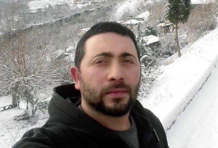 Kamyonda t&uuml;fekle vurulmuş halde &ouml;l&uuml; bulundu
