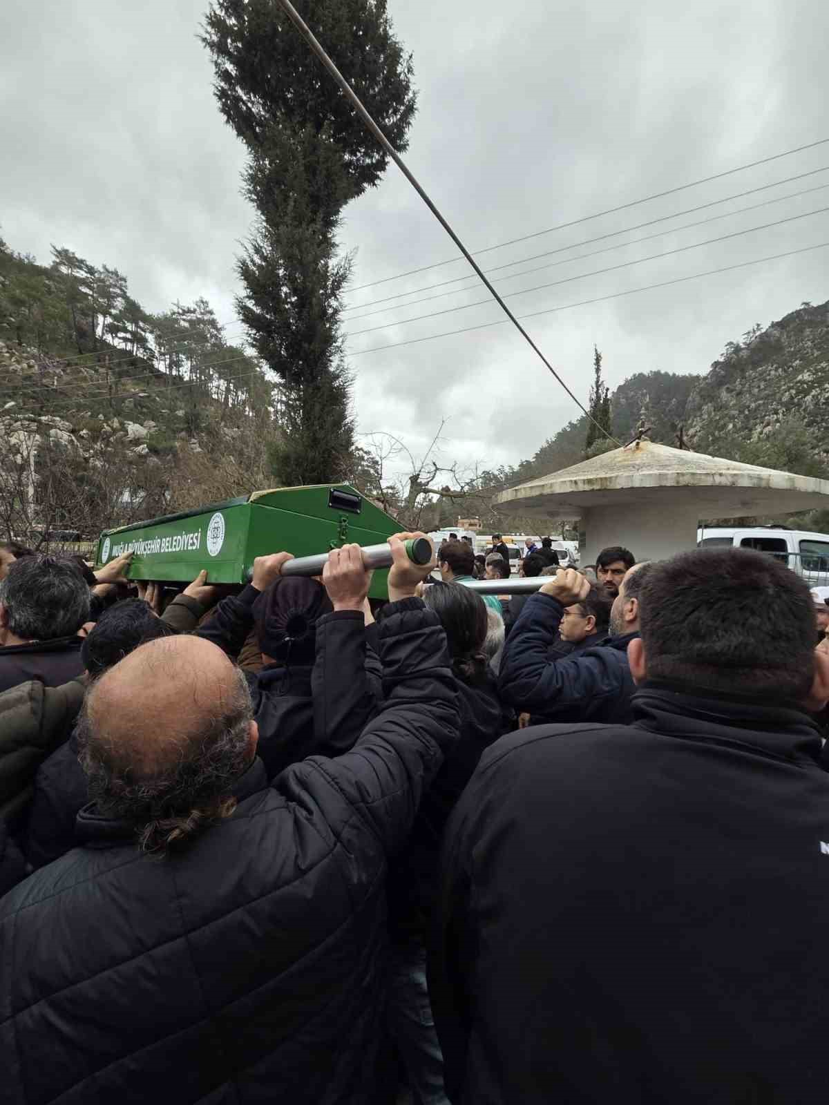 Selde hayatını kaybeden belediye işçisi son yolculuğuna uğurlandı