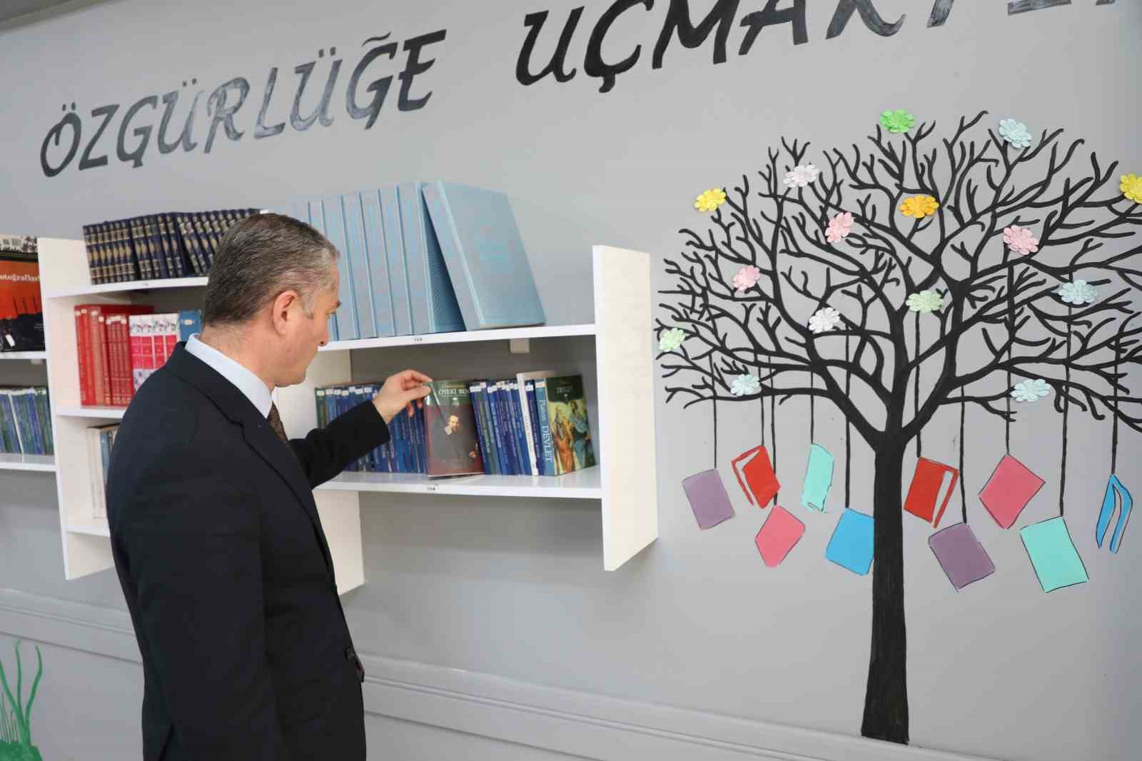 Ağrı Milli Eğitim M&uuml;d&uuml;r&uuml; K&ouml;krek, Eleşkirt&rsquo;te eğitim &ccedil;alışmalarını inceledi
