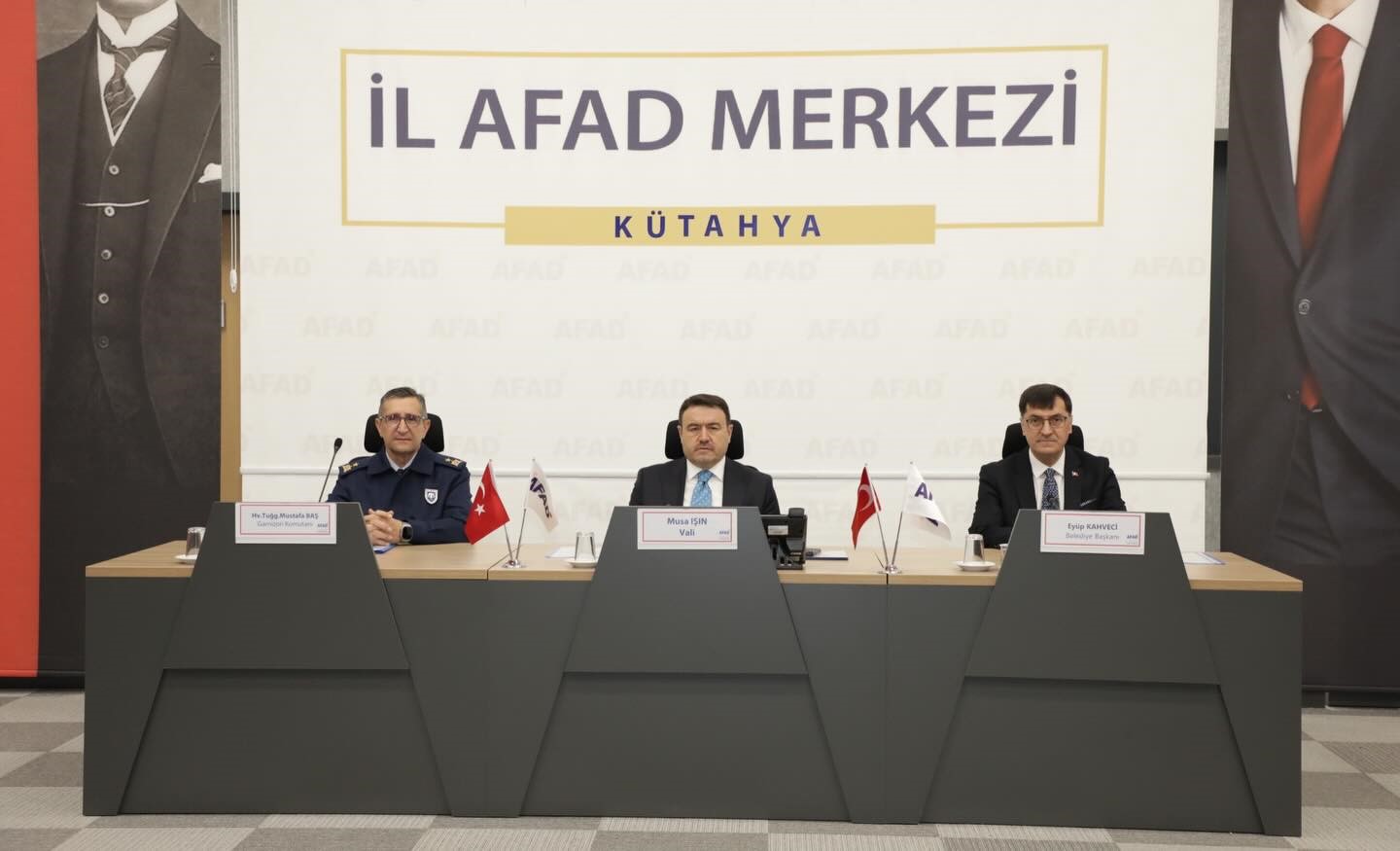 Vali Işın: "Depreme karşı en önemli husus, önceden tedbir almaktır"