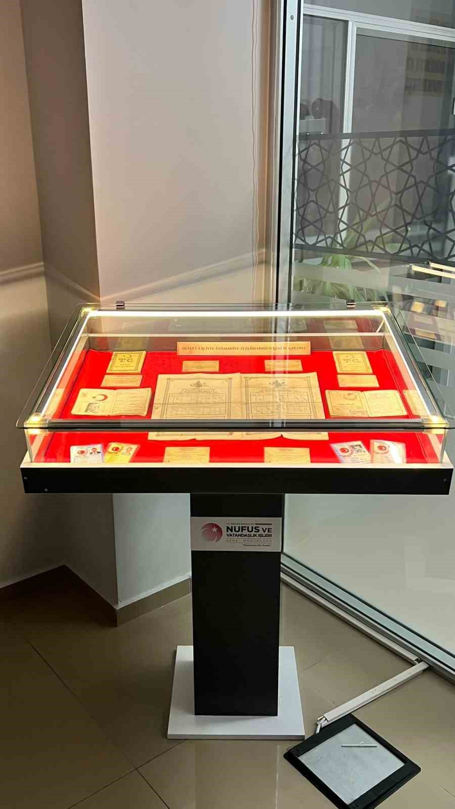 Bayburt&rsquo;ta 150 yıllık n&uuml;fus arşivi sergilendi
