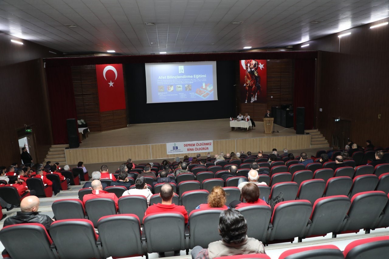 Edremit Belediyesi&rsquo;nden "Temel Afet Bilin&ccedil;lendirme Eğitimi"
