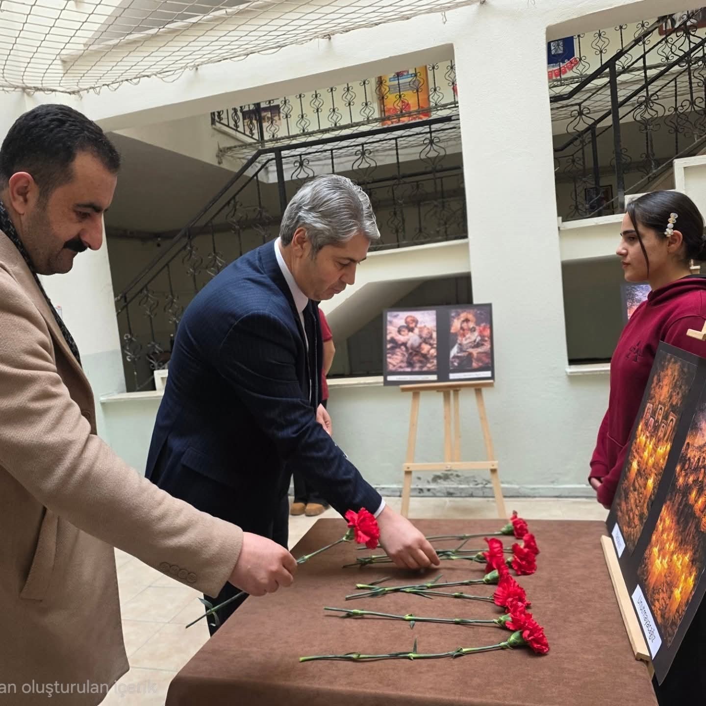 Deprem şehitleri &Ouml;zalp&rsquo;ta anıldı
