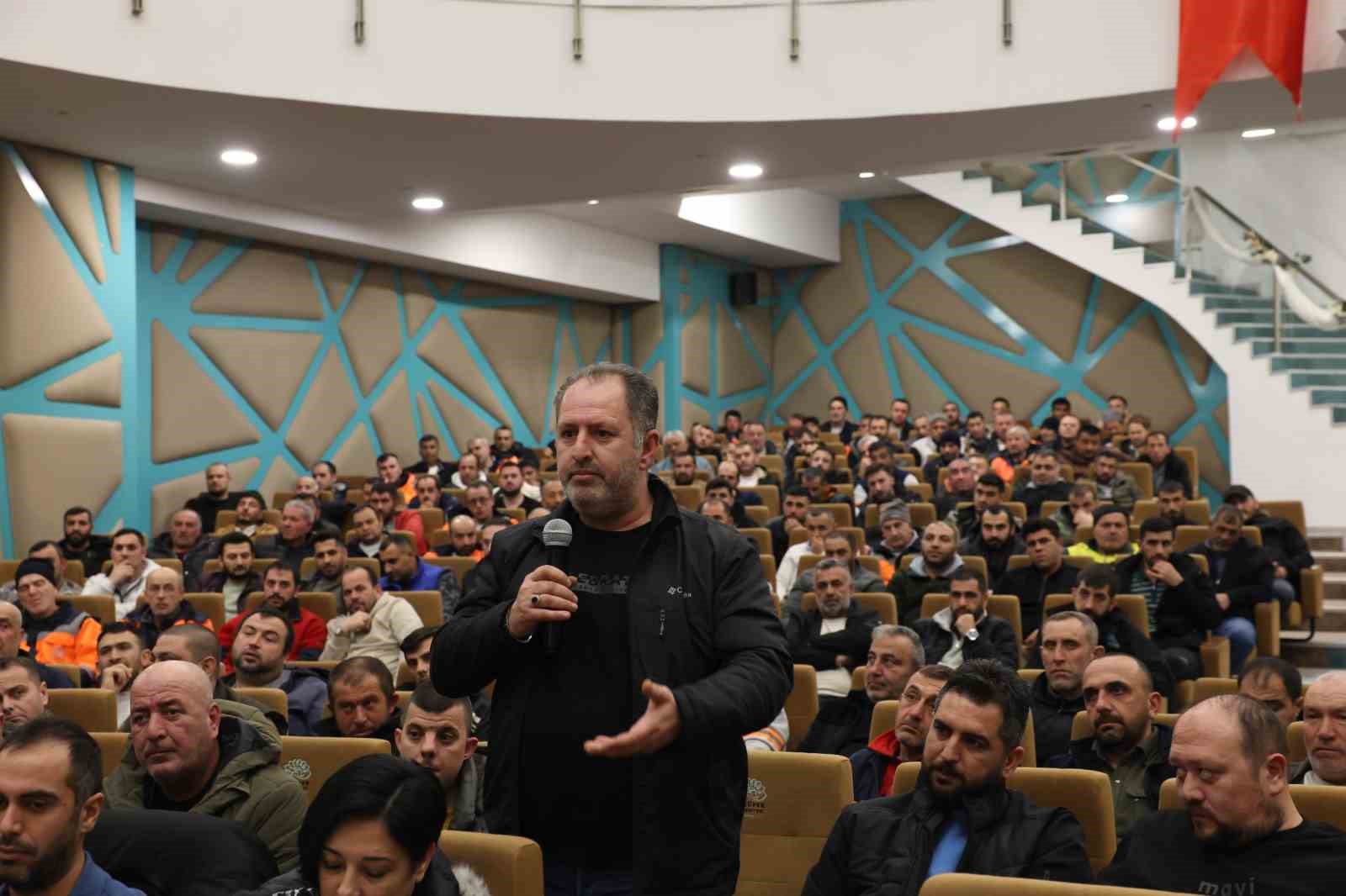 Başkan Şadi &Ouml;zdemir, temizlik iş&ccedil;ileri ile buluştu
