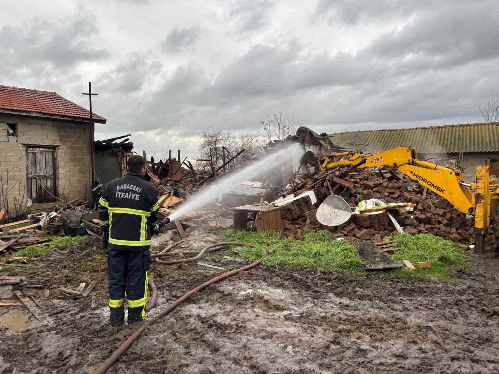 Babaeski’de kerpiç ev yangını söndürüldü
