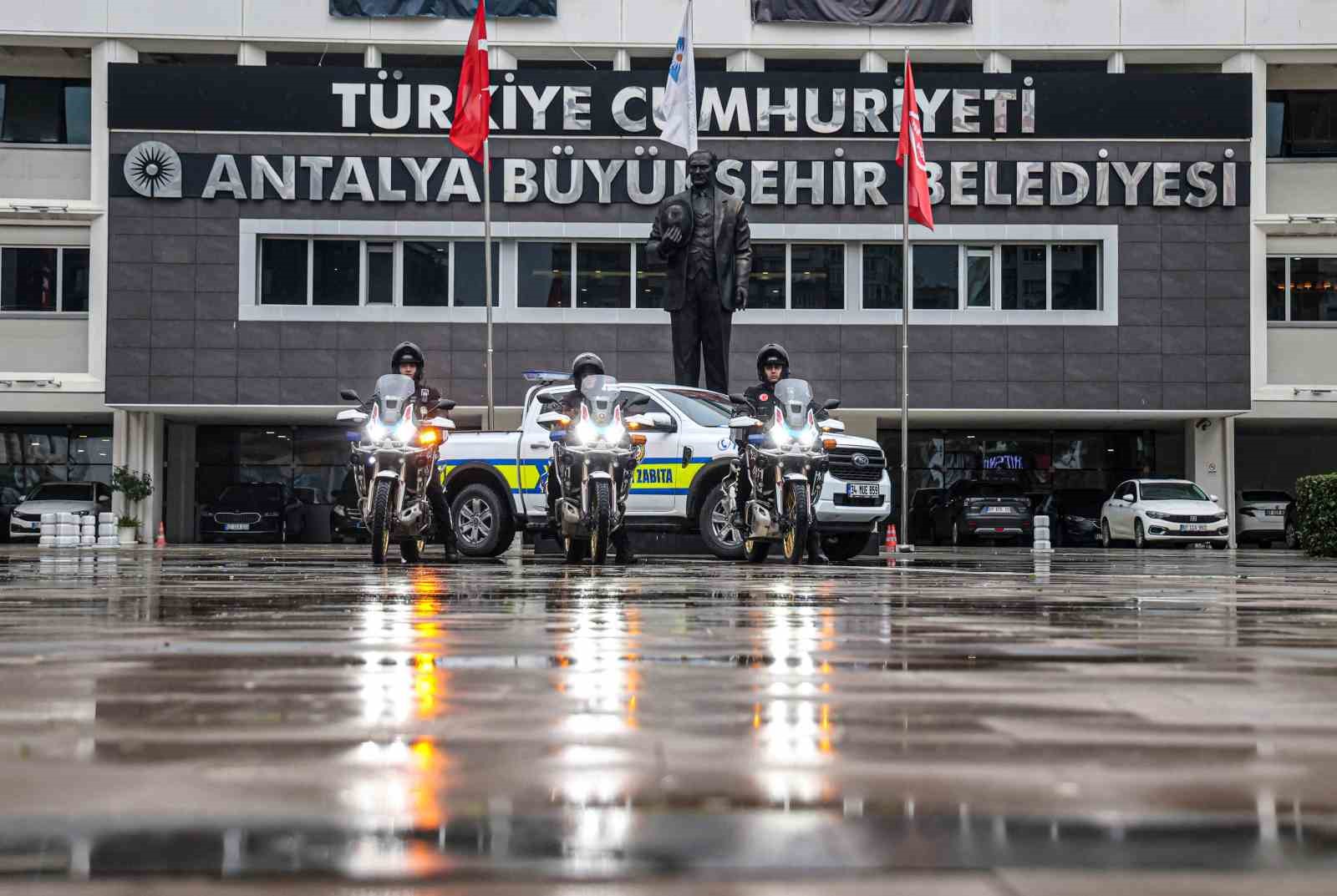 Antalya B&uuml;y&uuml;kşehir&rsquo;den motorize zabıta ekipleriyle daha etkin denetim
