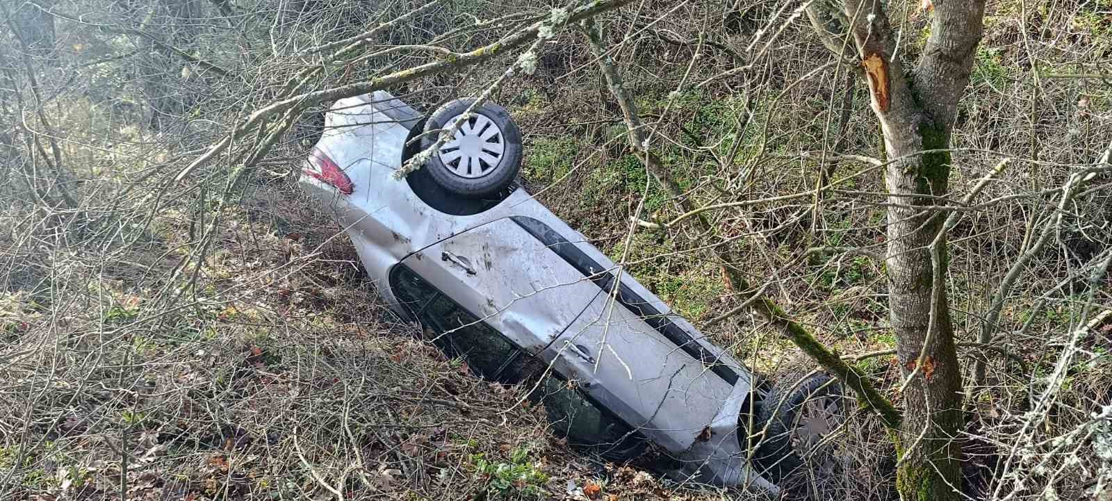 &Ccedil;anakkale&rsquo;de otomobil dereye u&ccedil;tu: 2 yaralı

