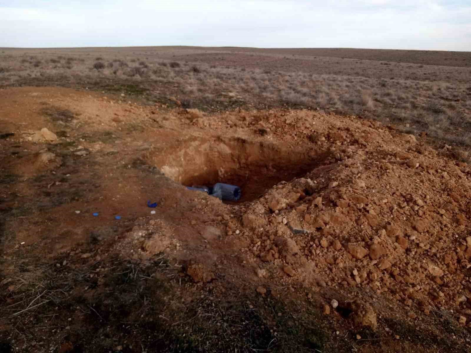 Ka&ccedil;ak kazı yapan 2 kişi su&ccedil;&uuml;st&uuml; yakalandı
