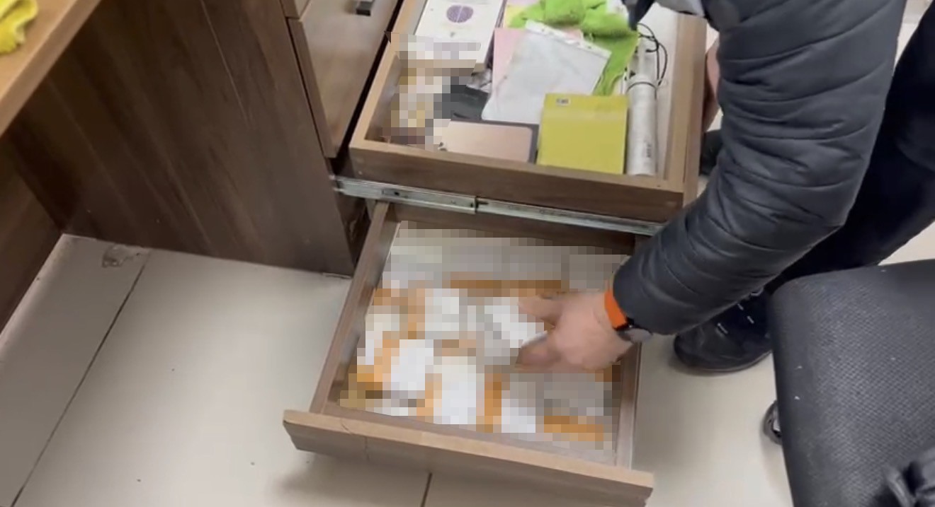 T&uuml;t&uuml;n operasyonunda iş yeri ve depoya baskın
