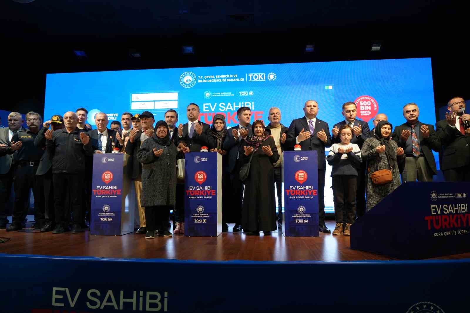 Bakan Yardımcısı Demiralp&rsquo;ten kurada ismi &ccedil;ıkmayanlara umut veren a&ccedil;ıklama: "Konut &uuml;retimi devam edecek"
