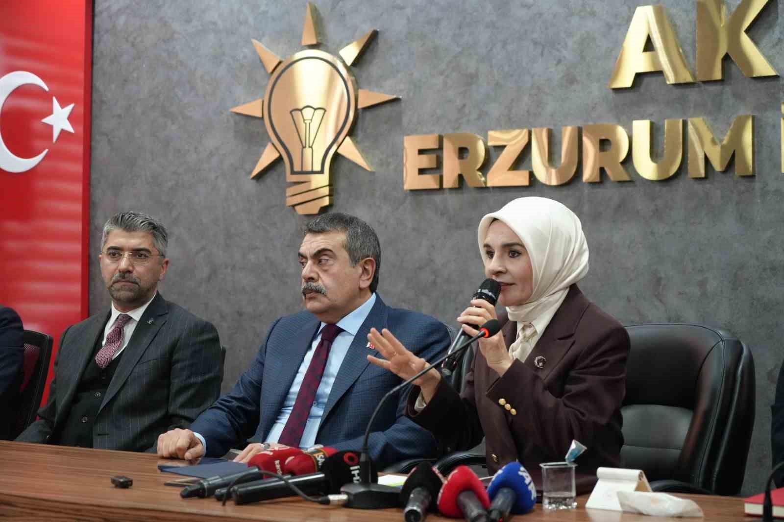 Bakan G&ouml;ktaş: "Biz hi&ccedil;bir zaman elimizi sahadan &ccedil;ekmedik, deprem turisti gibi oralara gitmiyoruz her zaman oradayız"
