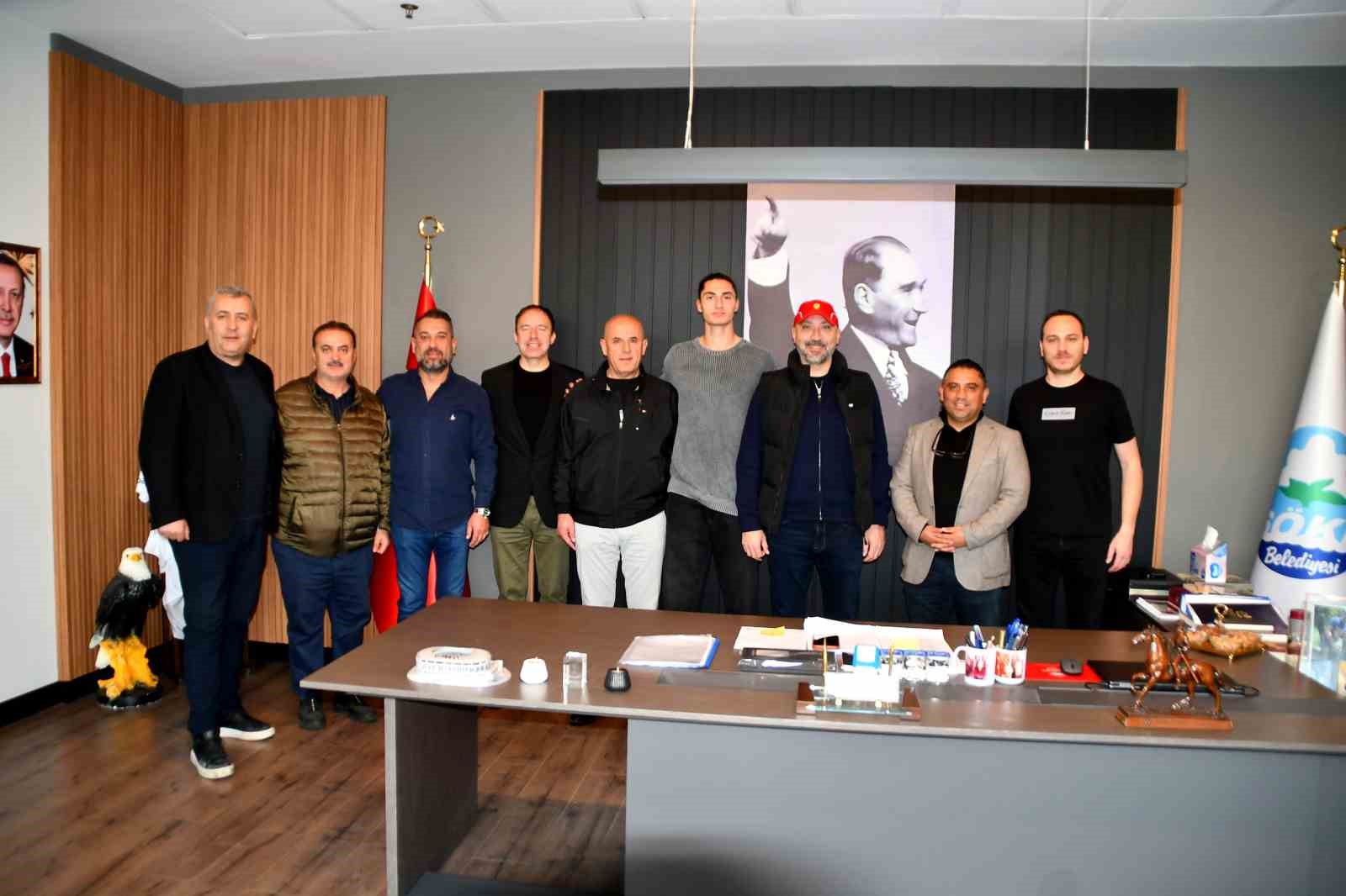 Söke 1970’den Süper Lig’e transfer olan Dağbaşı’na Başkan Arıkan’dan tebrik