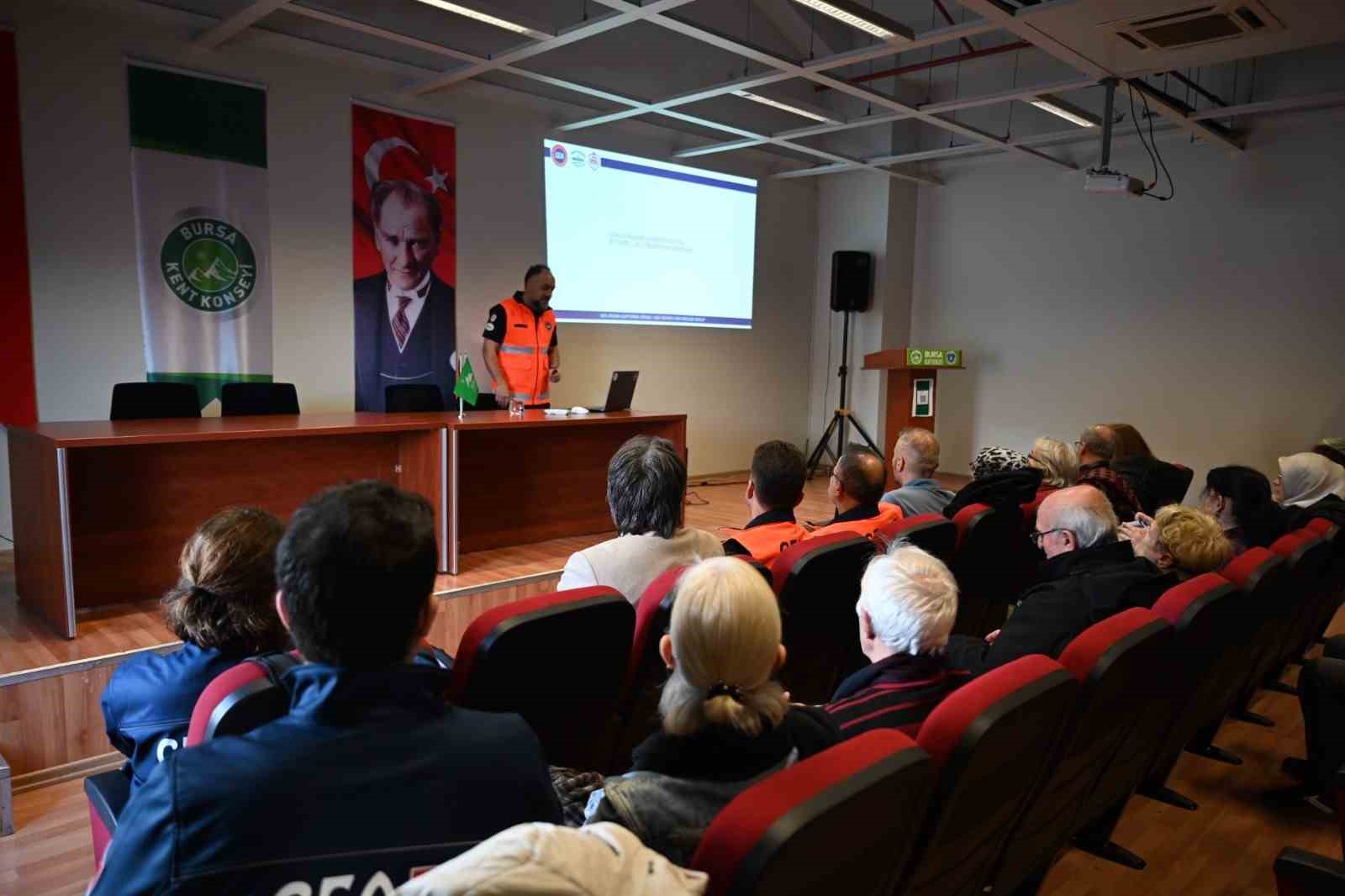 Bursa Kent Konseyi afetle m&uuml;cadele ediyor
