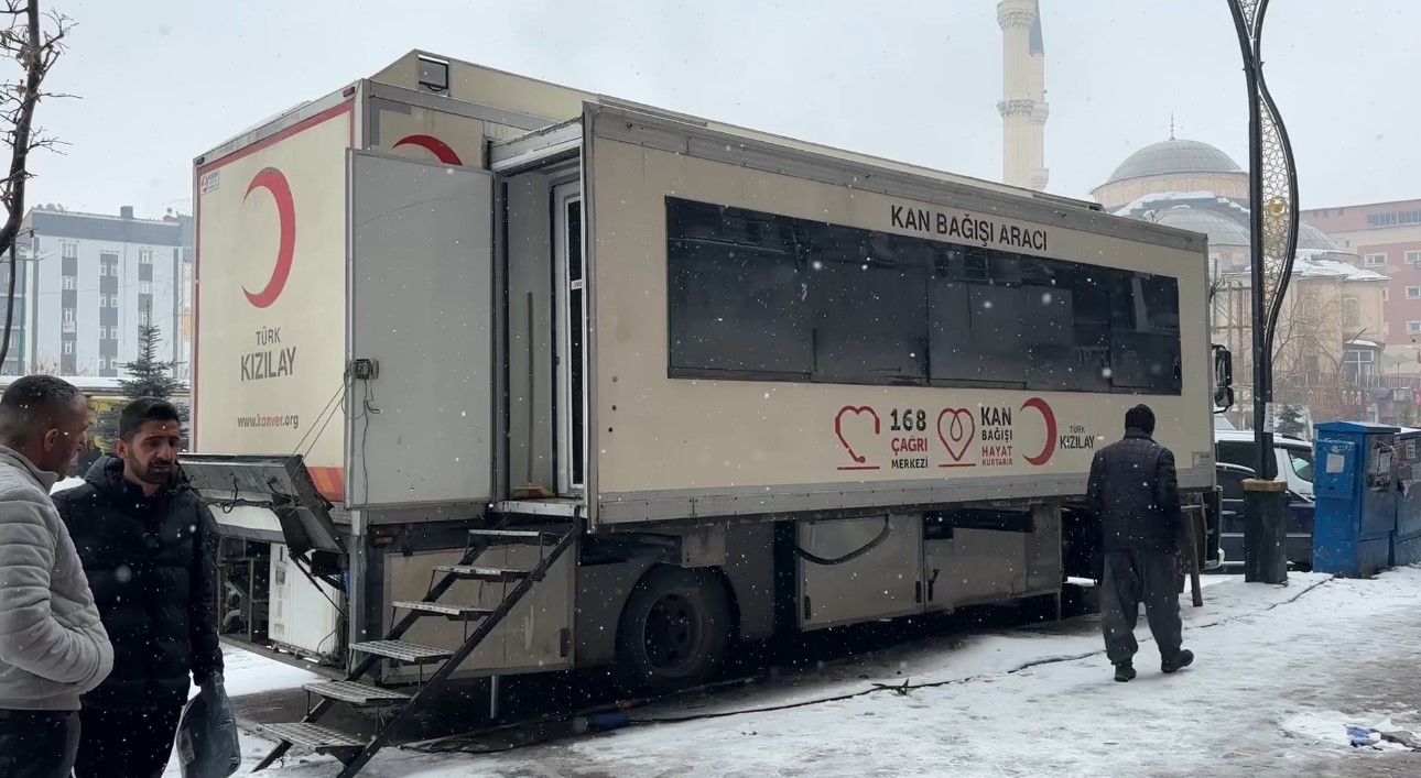 Y&uuml;ksekova&rsquo;da "Hedef S&uuml;mb&uuml;l Dağı" kan bağışı kampanyası s&uuml;r&uuml;yor
