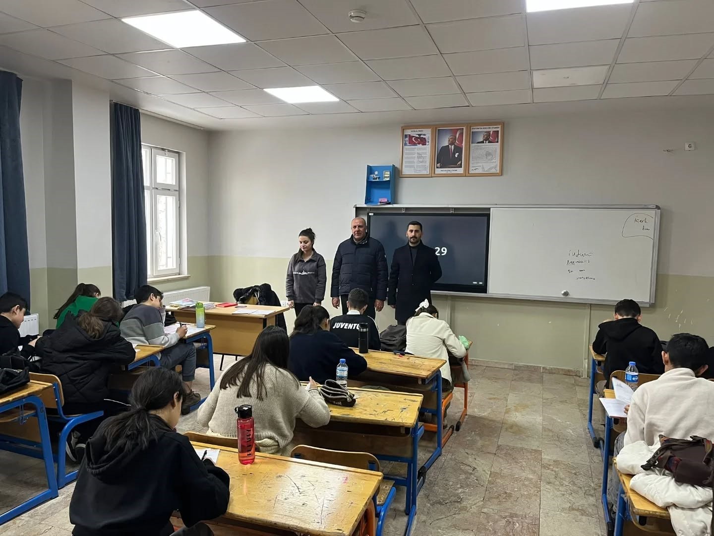 Bulanık İl&ccedil;e Milli Eğitim M&uuml;d&uuml;r&uuml; Aral, DYK kurslarını yerinde inceledi
