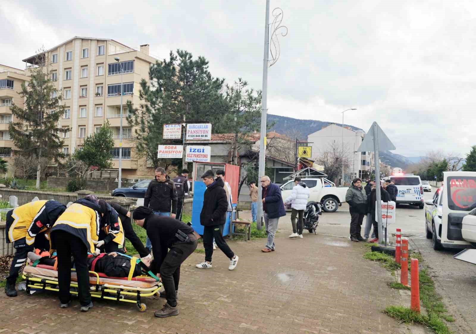 Kastamonu&rsquo;da motosiklet ile otomobil &ccedil;arpıştı: 2 yaralı
