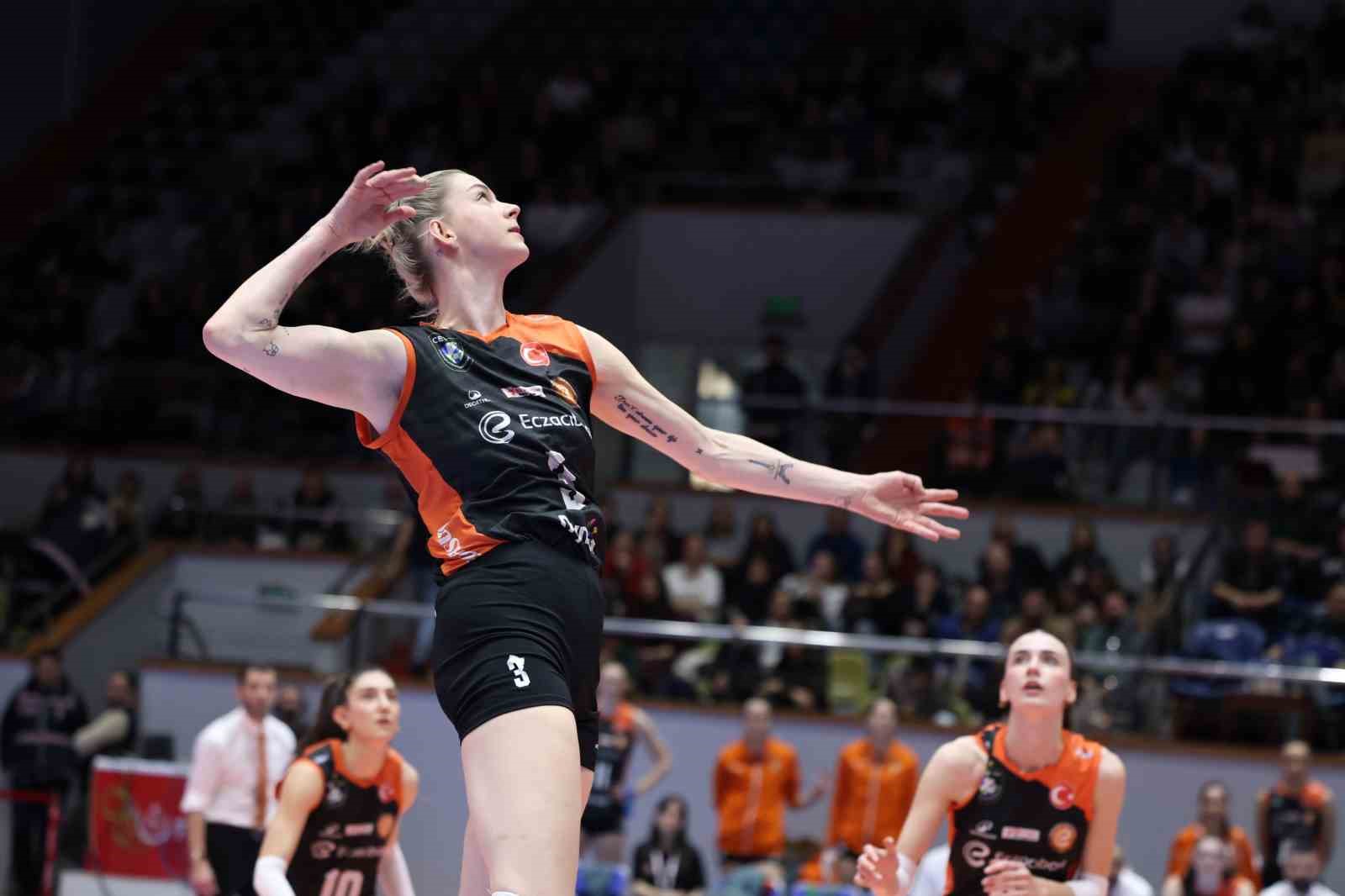 Vodafone Sultanlar Ligi: Aras Kargo: 3 - Eczacıbaşı Dynavit: 2
