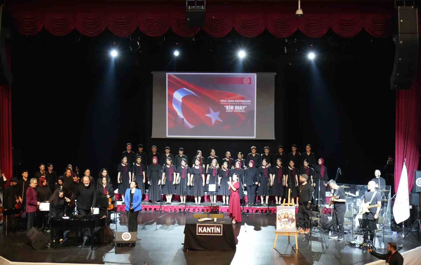 Bakan Tekin: "Geçmişine bağlı, gelecekten ümitli gençler yetiştirmek istiyoruz"