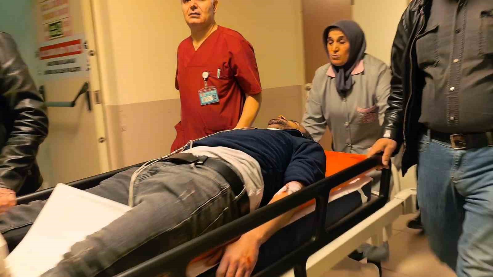 Bursa&rsquo;da motosiklet &ccedil;ukura d&uuml;şerek devrildi: 1&rsquo;i ağır 2 yaralı
