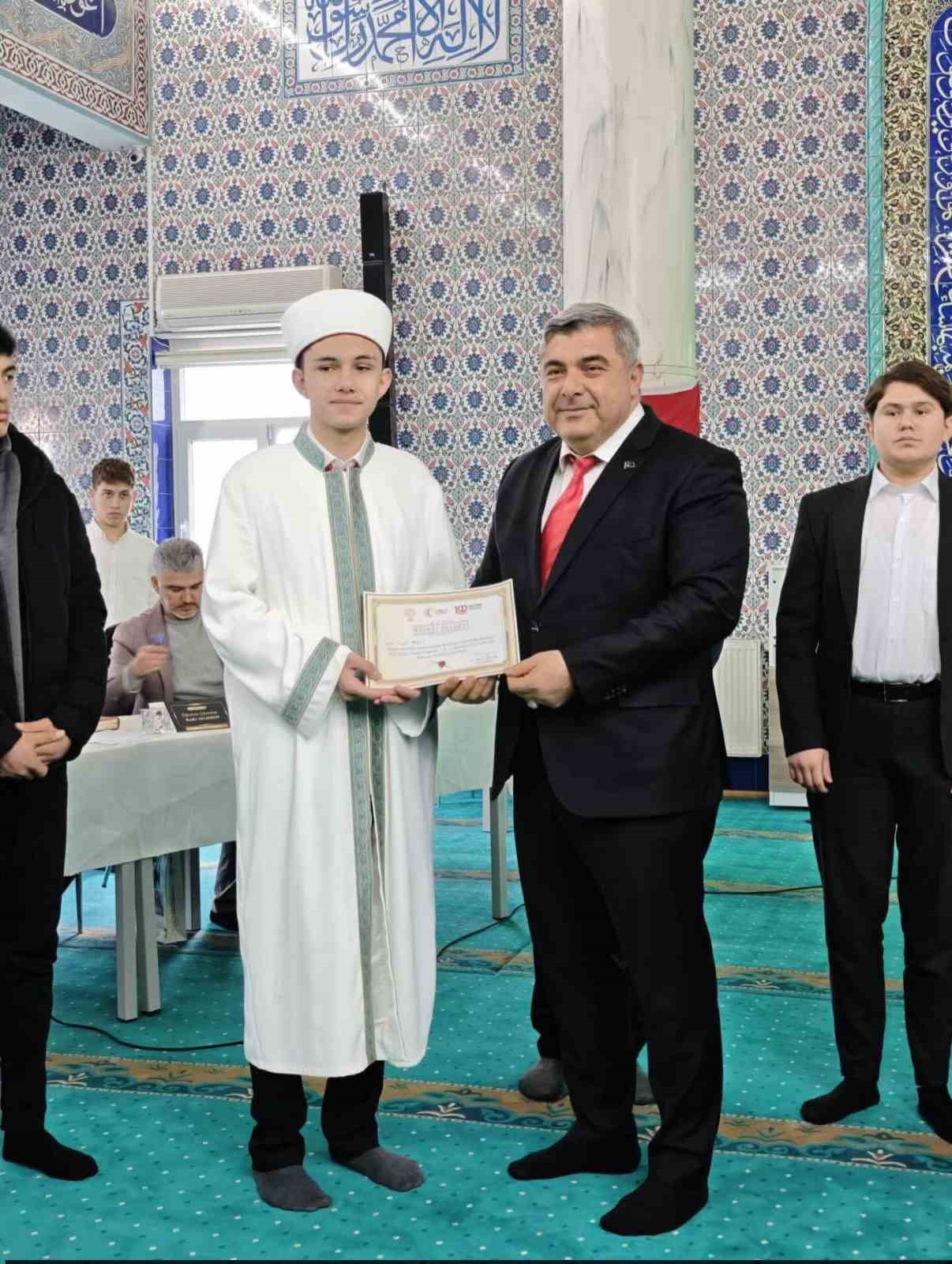 İmam Hatip Liseleri erkek &ouml;ğrenciler arası d&uuml;zenlenen yarışma sona erdi
