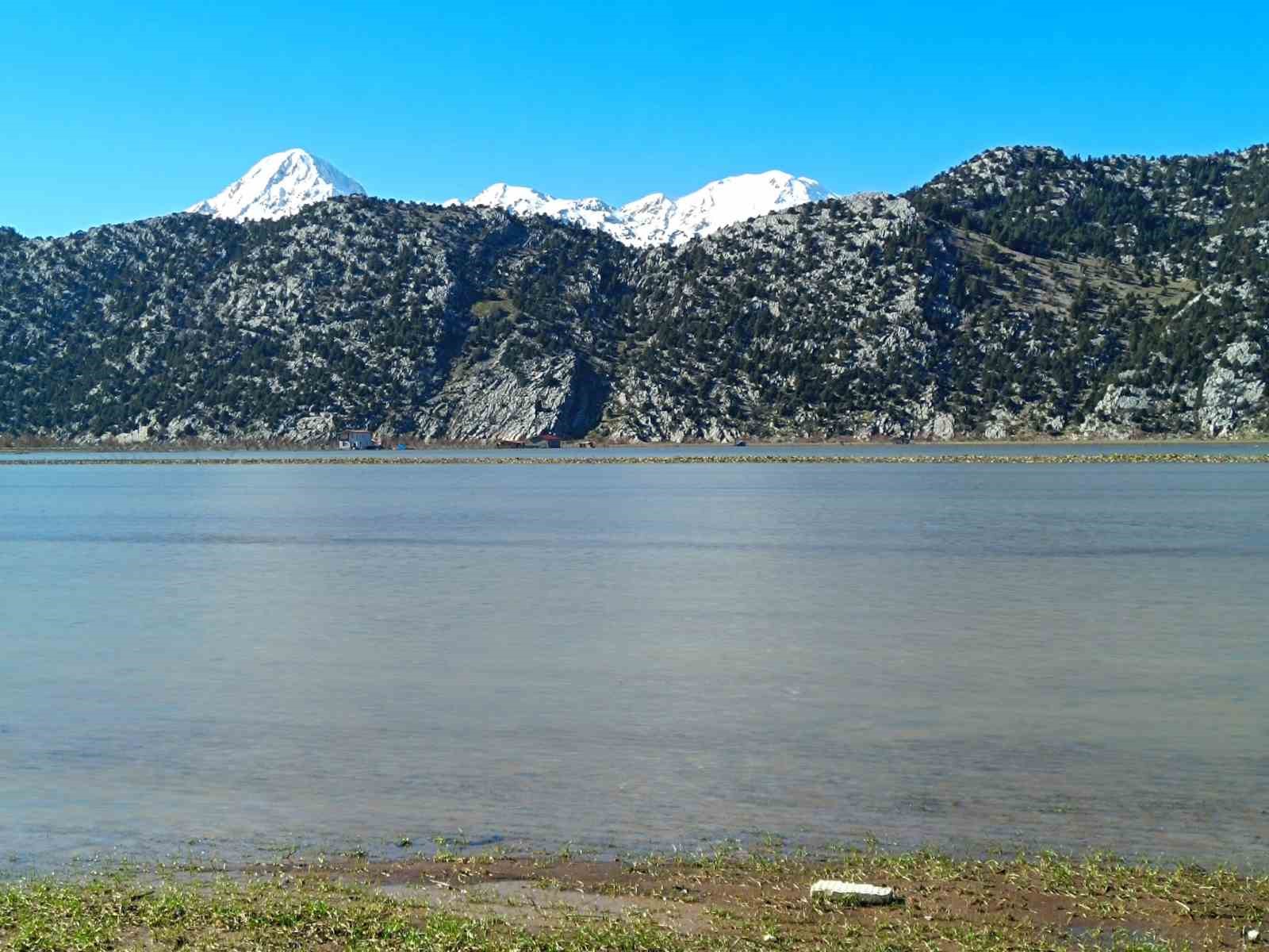 Gembos Ovası adeta göle döndü