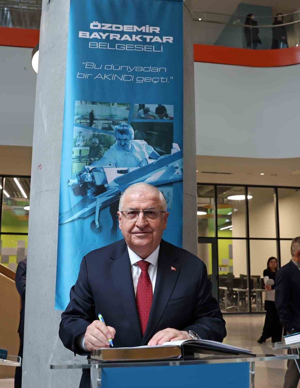 Bakan G&uuml;ler, merhum &Ouml;zdemir Bayraktar anısına hazırlanan belgeseli izledi
