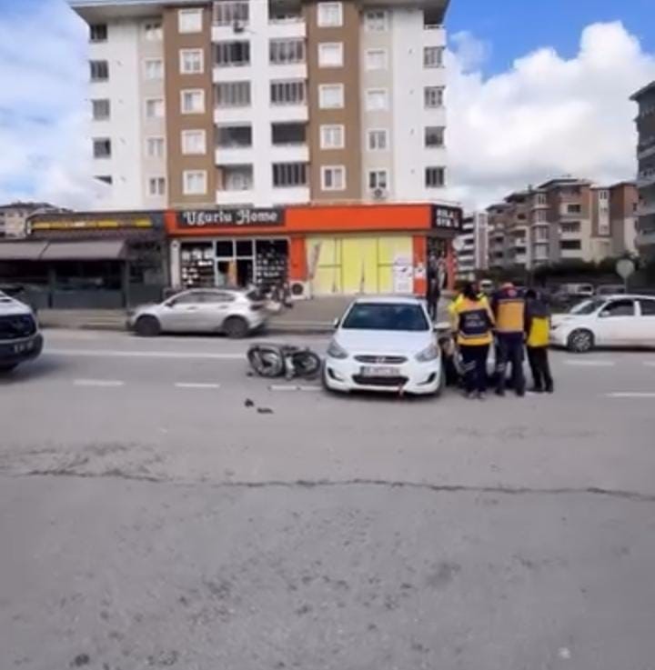 Hatalı d&ouml;n&uuml;ş ve y&uuml;ksek hız kazaya sebep oldu
