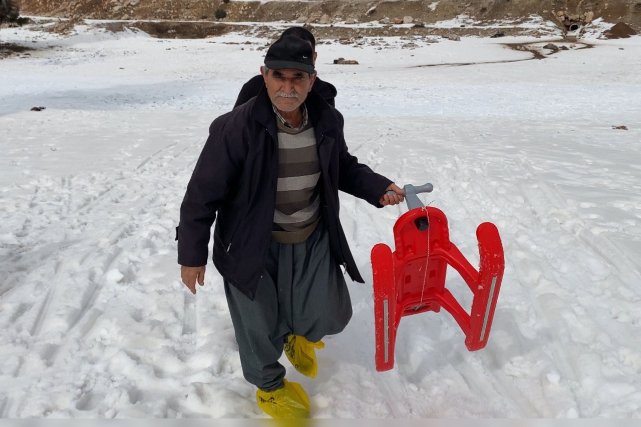 Toroslar&rsquo;da kar g&uuml;zelliği: &Ccedil;ocuğu da yaşlısı da doyasıya eğlendi
