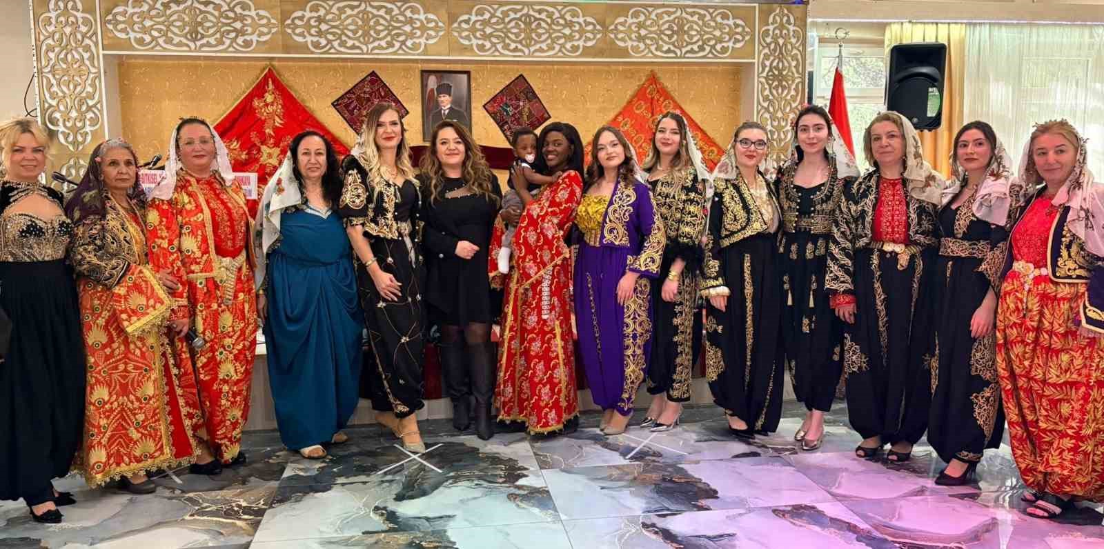 K&uuml;tahya&rsquo;da "Şalvarını Al Gel" etkinliğiyle geleneksel giyim k&uuml;lt&uuml;r&uuml; yeniden canlandı
