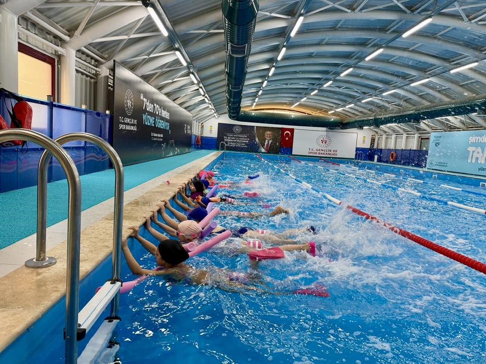 Bilecik’te yüzme antrenmanları devam ediyor