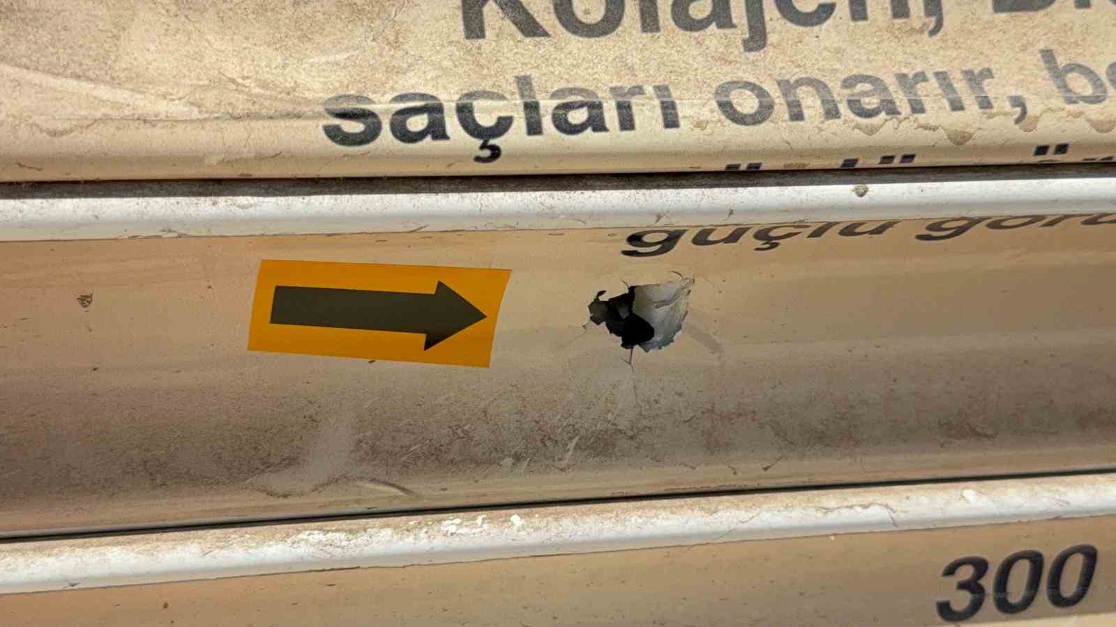 Diyarbakır&rsquo;da eczaneye silahlı saldırı
