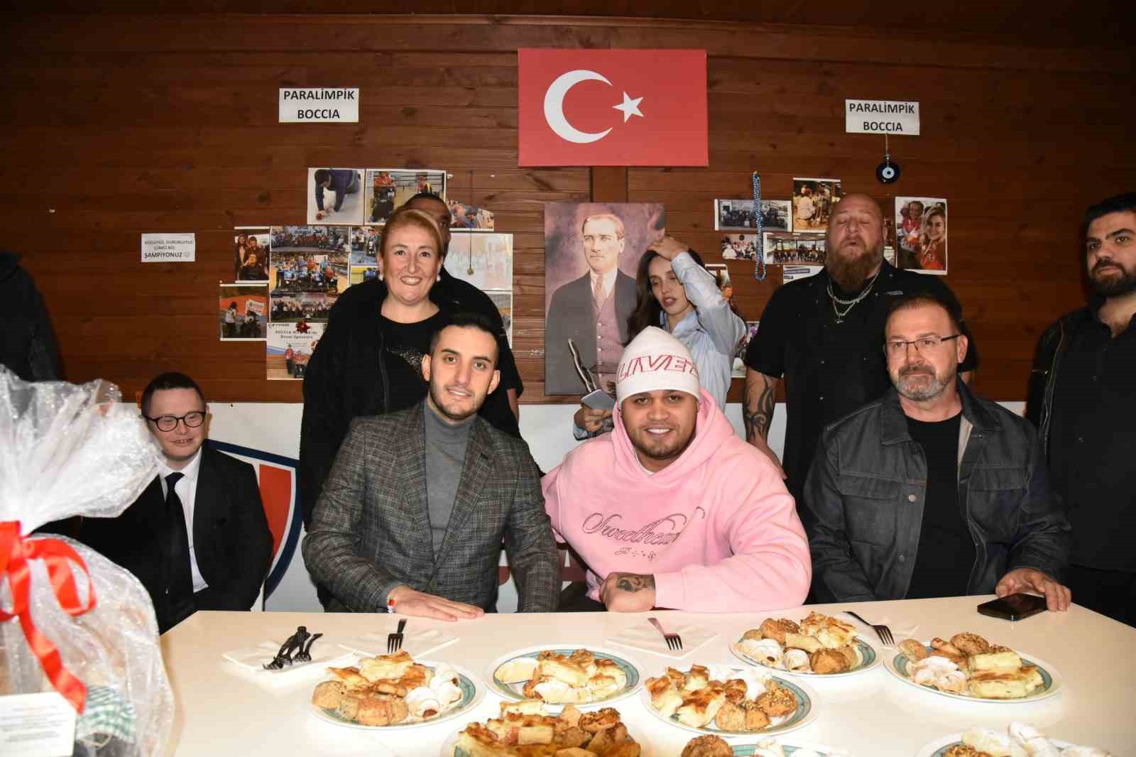 Lvbel C5, Atakum&rsquo;da &ouml;zel bireyler ile buluştu
