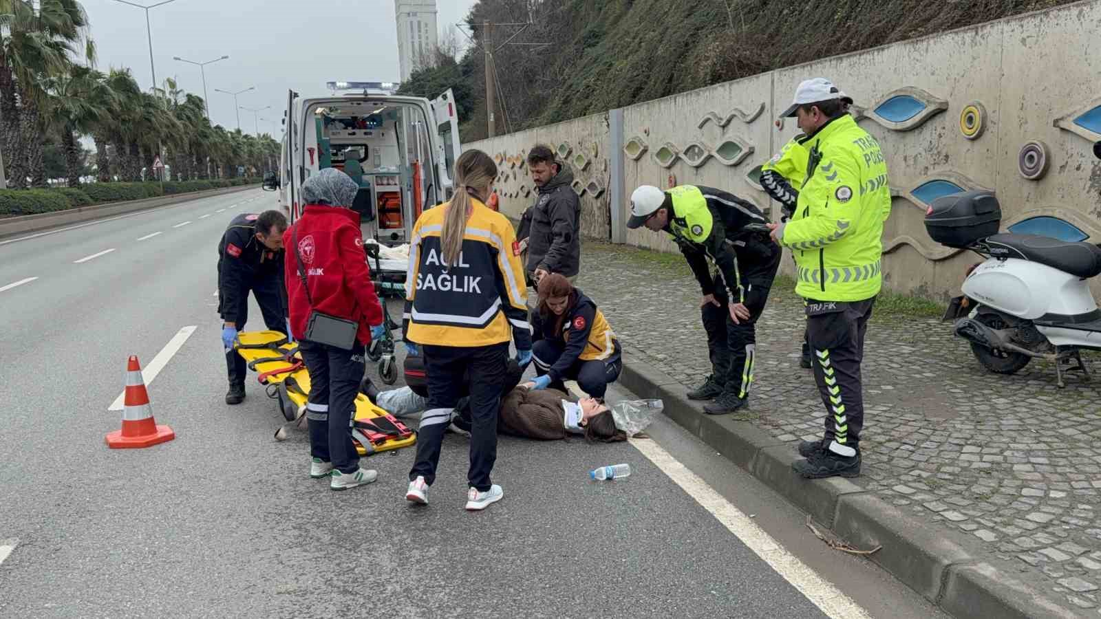 Samsun’da motosikletli genç kadın yaralandı