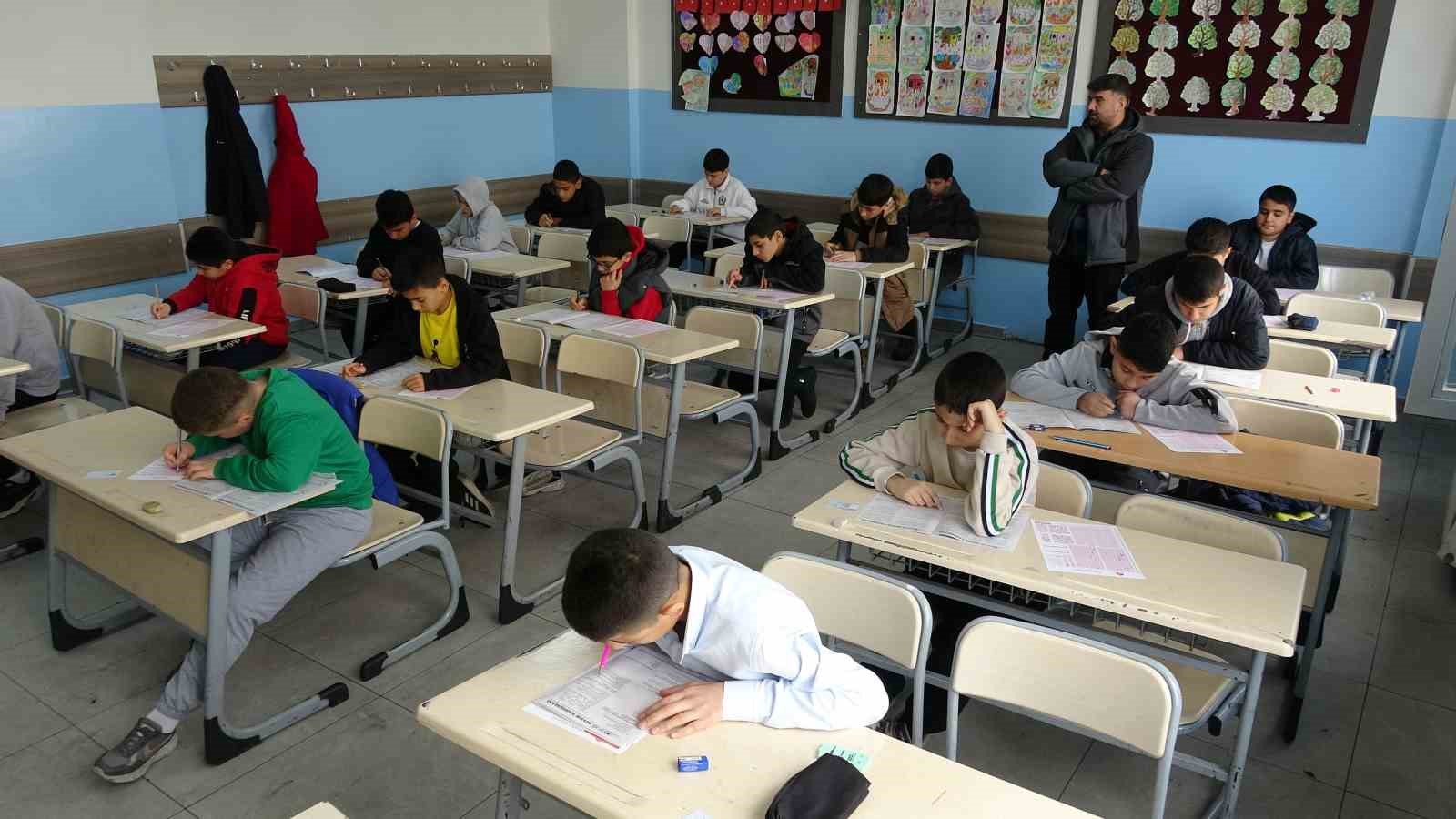 G&ouml;rme engelli kardeşlerin Siyer Yarışması heyecanı
