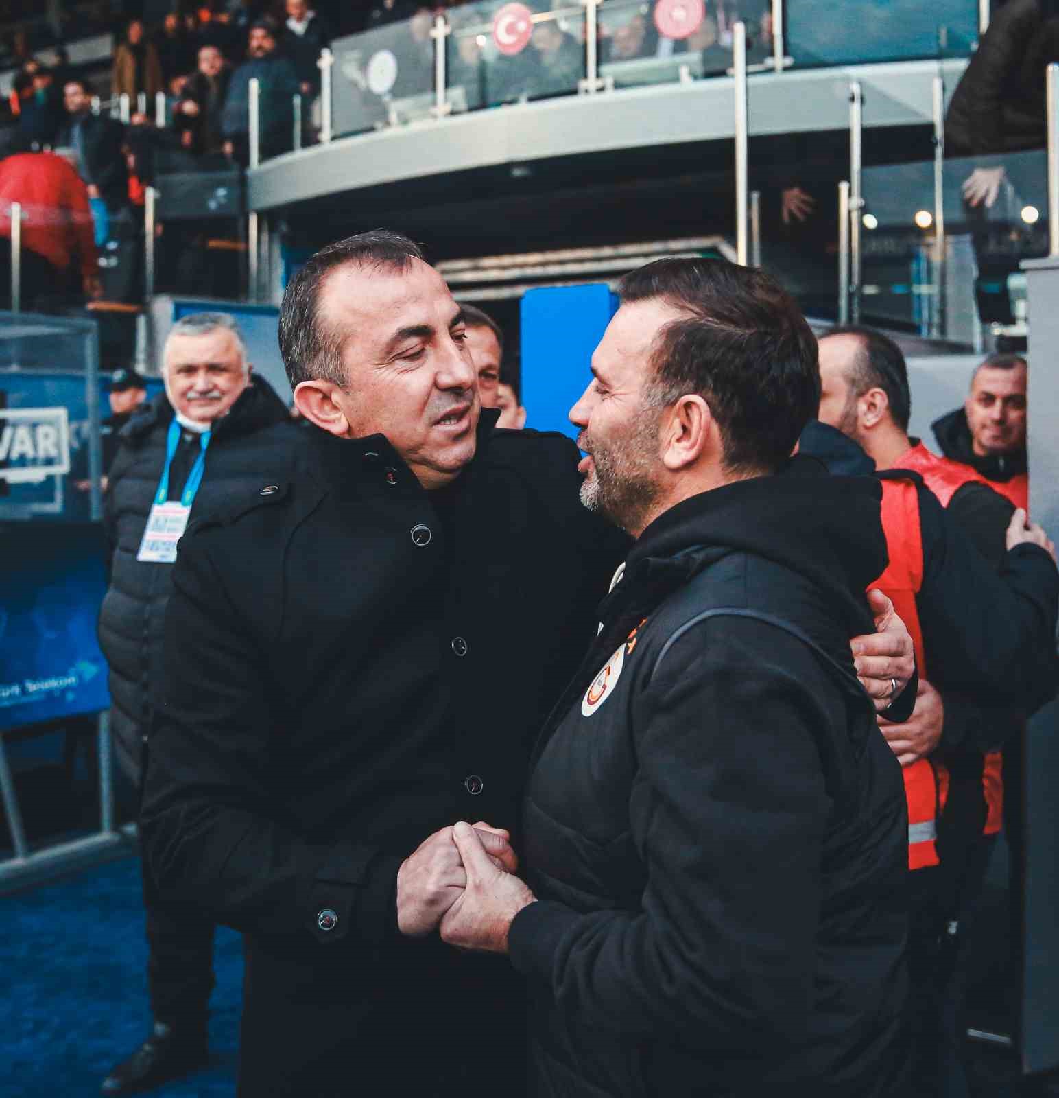 Trendyol S&uuml;per Lig: &Ccedil;aykur Rizespor: 0 - Galatasaray: 1 (Ma&ccedil; devam ediyor)
