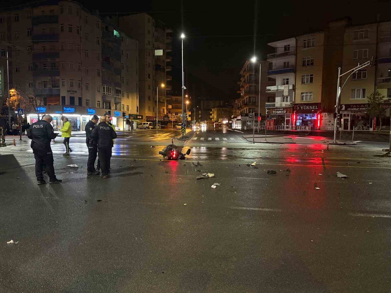 Feci kazadan acı haber geldi: Ağır yaralanan motosiklet s&uuml;r&uuml;c&uuml;s&uuml; hayatını kaybetti
